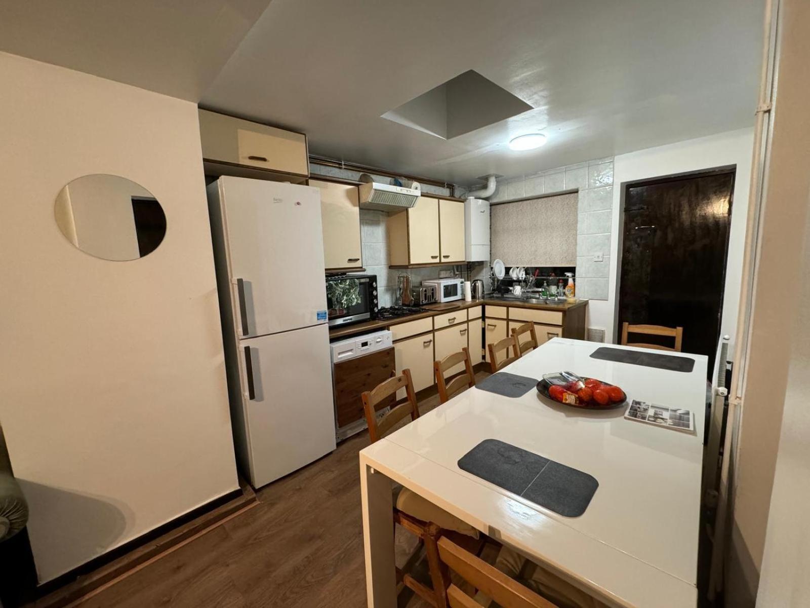 London Stockwell Station Apartment Szoba fotó